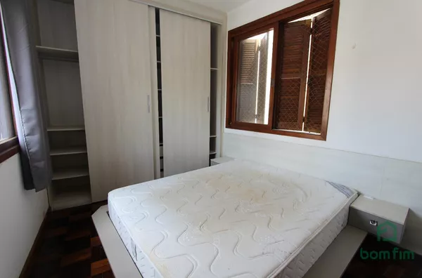 Apto 02 dorm. semi-mobiliado no Centro Histórico de Porto Alegre - Próximo a Orla do Gasômetro,  Casa de Cultura Mário Quintana, QG da Brigada Militar e Exército Brasileiro.