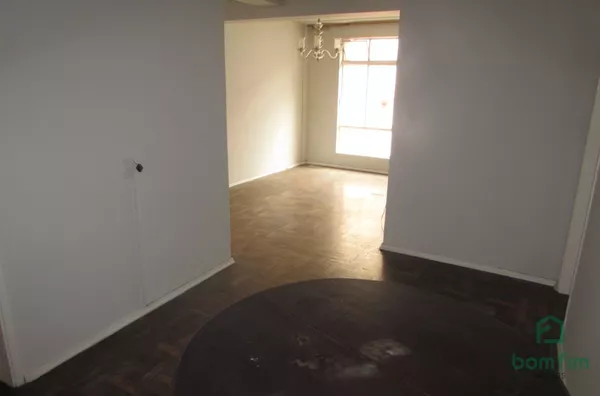 Vendo Apto de frente 3 dormitórios no Bairro Centro Histórico Porto Alegre/RS.