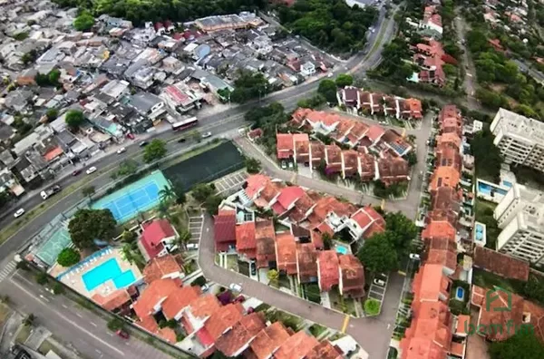 Casa em condomínio para venda, 3 Dorm.  Cavalhada, Porto Alegre