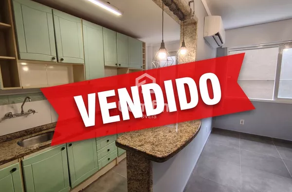 Apto de 2 dorm. reformado c/ churrasqueira, Bairro Centro Histórico - Porto Alegre/RS.