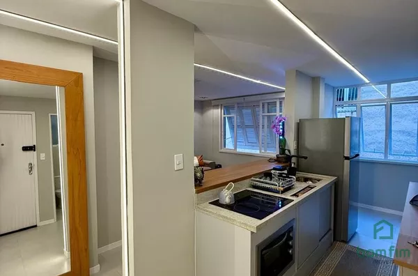 Belíssimo apto 2 dorm. no bairro Moinhos de Vento/RS.