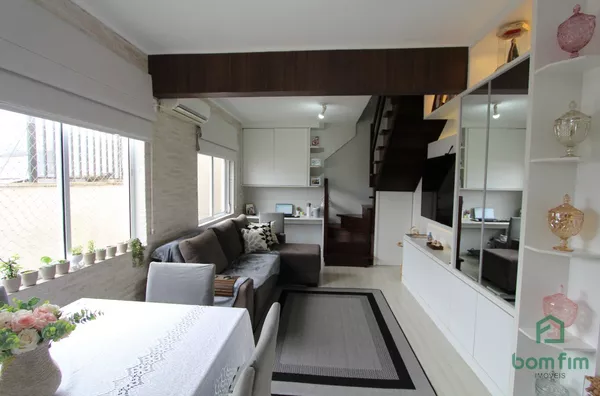 Apto duplex de 02 dorm. na Rua dos Andradas, Centro Histórico, Porto Alegre/RS.