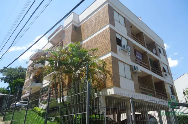 Cobertura de 3 dorm. c/ garagem