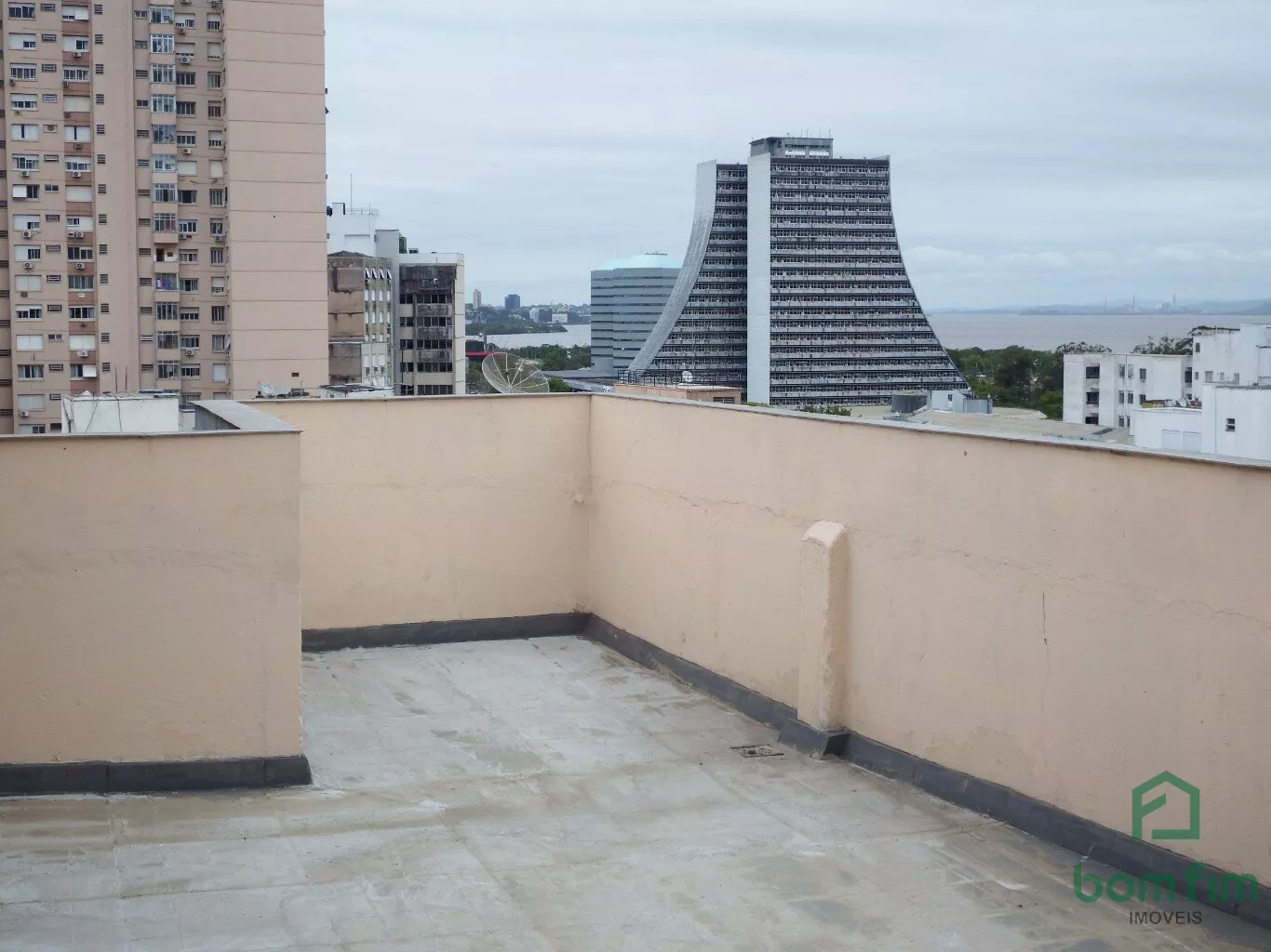 Apartamento à venda com 1 quarto, 28m² - Foto 2