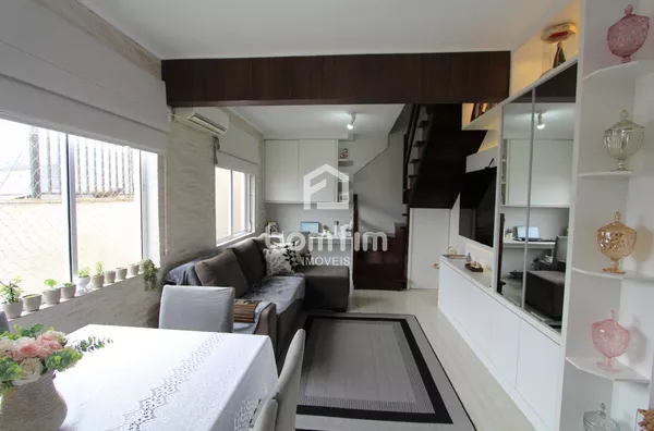 Apto duplex de 02 dorm. na Rua dos Andradas, Centro Histórico, Porto Alegre/RS.