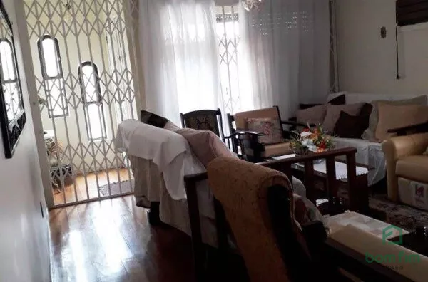 Casa para venda, 4 quarto(s), Bairro Medianeira, Porto Alegre/RS.