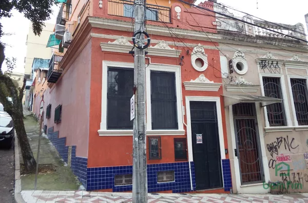 Apartamento 01, mobiliado, para aluguel,  Centro Histórico, Porto Alegre/RS.