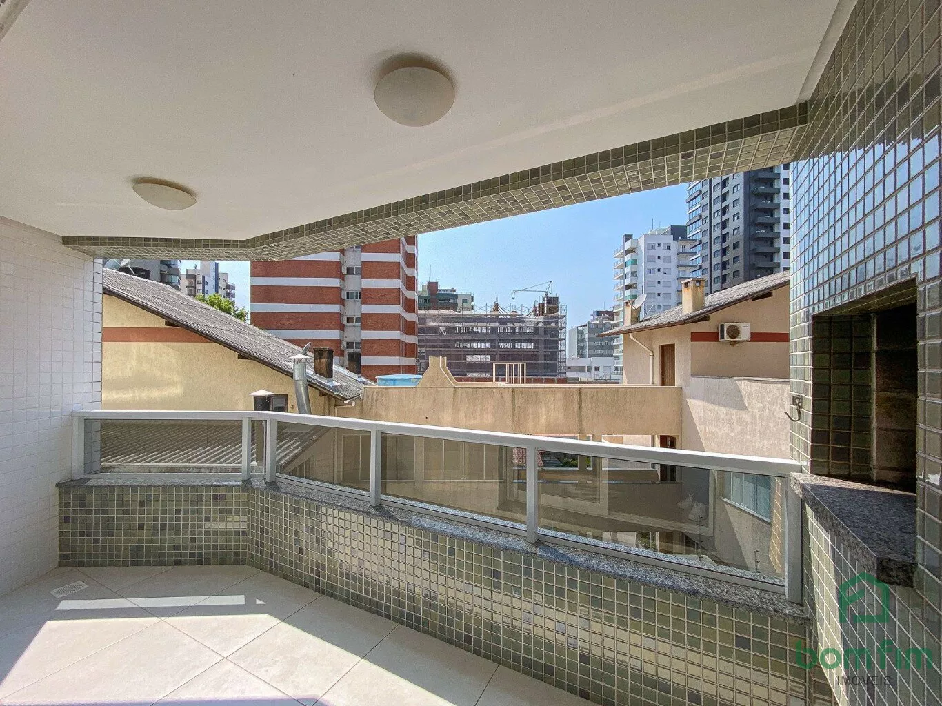 Apartamento à venda com 3 quartos, 93m² - Foto 9