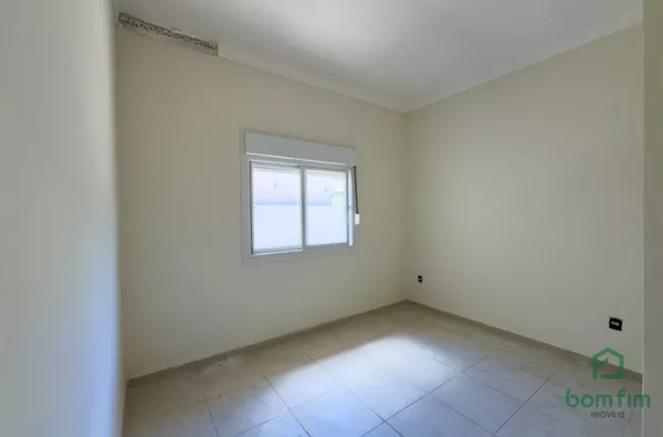 Casa em condomínio com 2 quartos com vaga e churrasqueira para venda no bairro Olaria, Canoas/RS