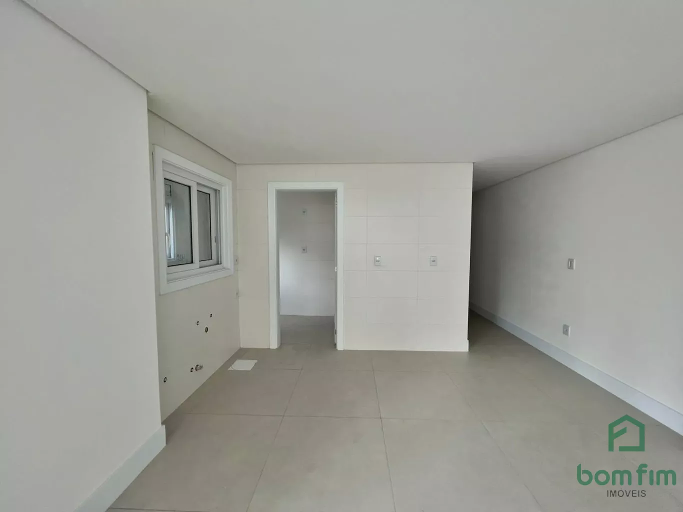 Apartamento à venda com 3 quartos, 130m² - Foto 4