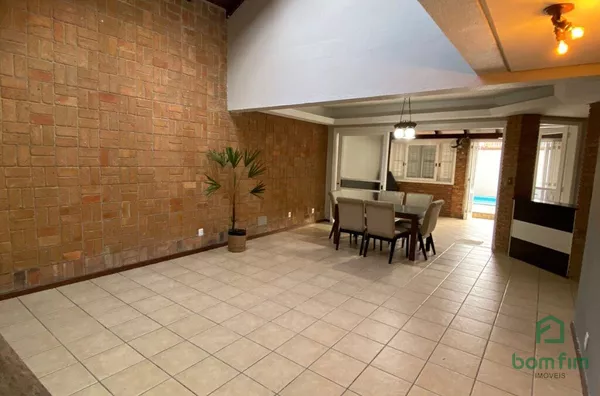 Casa de 3 dorm. para venda,  Centro, Canoas/RS