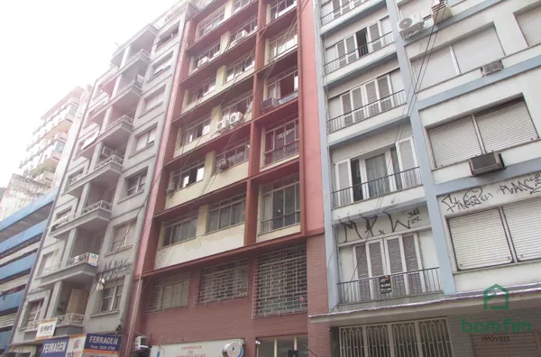 Vendo Apto de frente 3 dormitórios no Bairro Centro Histórico Porto Alegre/RS.