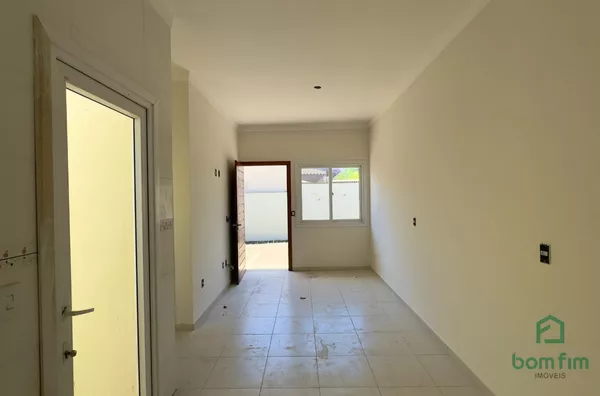 Casa em condomínio com 2 quartos com vaga e churrasqueira para venda no bairro Olaria, Canoas/RS