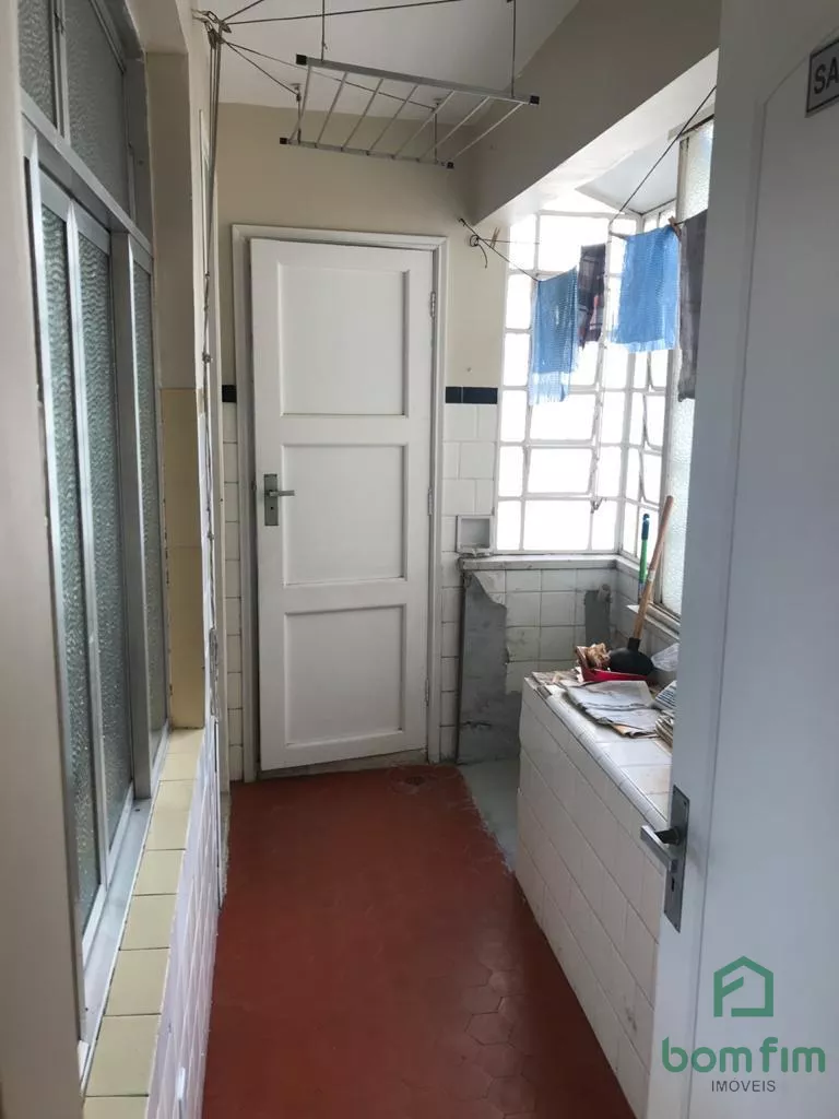 Apartamento à venda com 3 quartos, 180m² - Foto 2