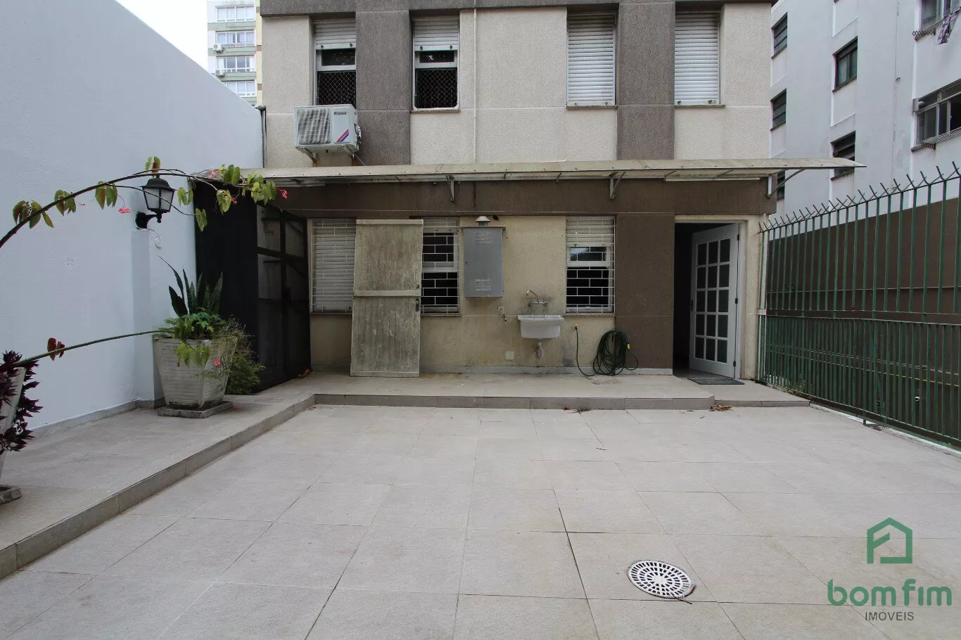 Apartamento para alugar com 2 quartos, 65m² - Foto 28