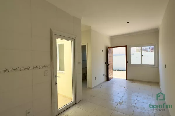 Casa em condomínio com 2 quartos com vaga e churrasqueira para venda no bairro Olaria, Canoas/RS