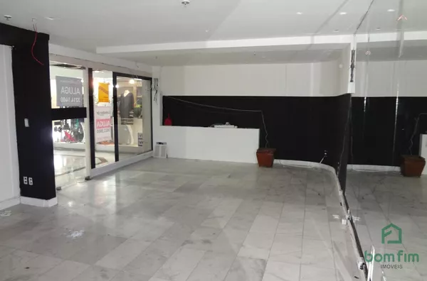 Lola na Galeria Florêncio Ygartua - Porto Alegre/RS.