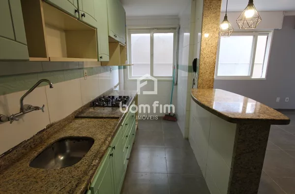 Alugo apto de 2 dorm. c/ churrasqueira, Bairro Centro Histórico - Porto Alegre/RS.