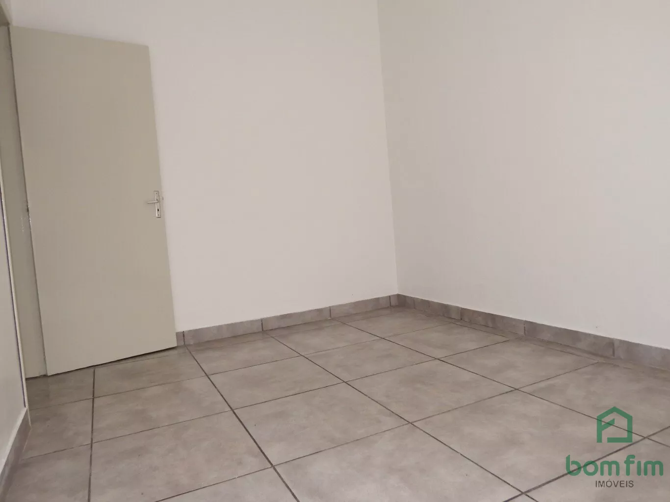 Apartamento para alugar com 2 quartos, 80m² - Foto 11