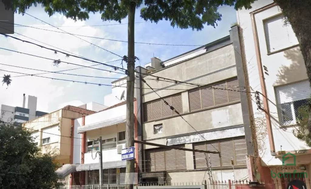 Sobrado à venda com 4 quartos, 360m² - Foto 1