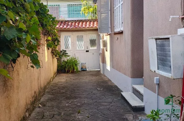 Casa com garagem para venda no bairro Cidade Baixa, Porto Alegre/RS
