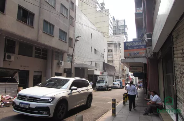 Vendo Apto de frente 3 dormitórios no Bairro Centro Histórico Porto Alegre/RS.