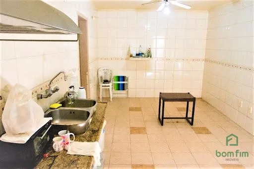 Sobrado à venda com 4 quartos, 301m² - Foto 4