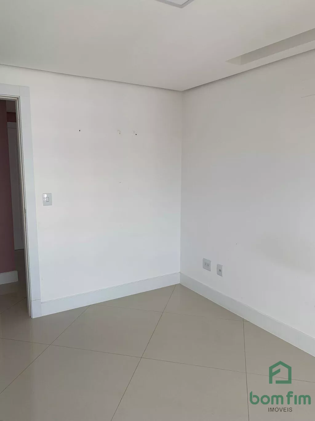 Apartamento à venda com 3 quartos, 105m² - Foto 11