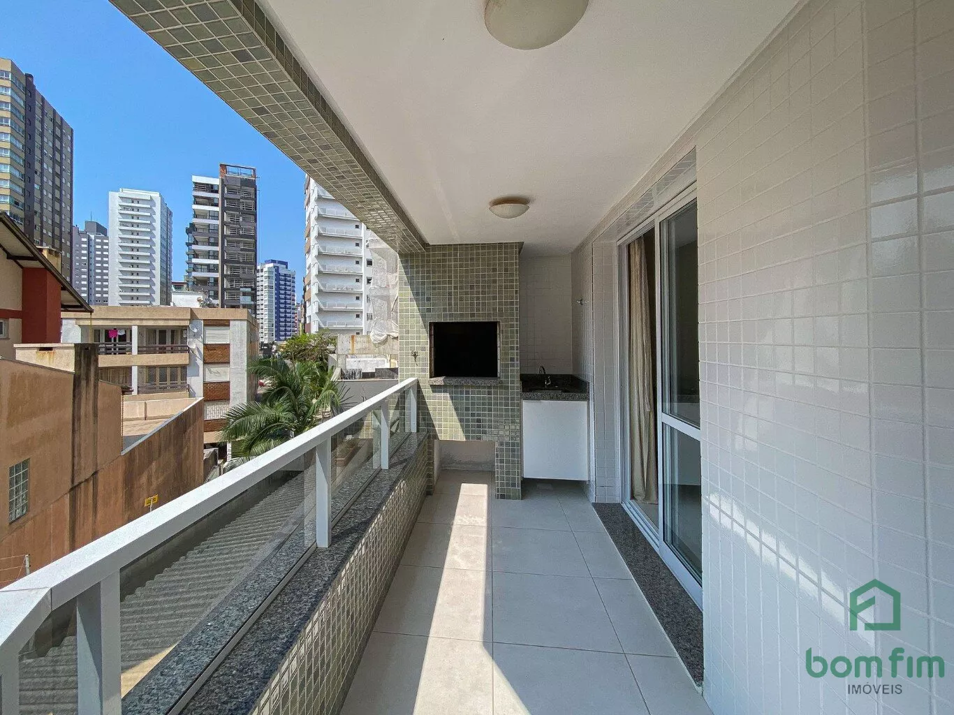 Apartamento à venda com 3 quartos, 93m² - Foto 2