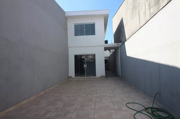 Sobrado Jardim São José com 2 dormitórios e 4 vaga