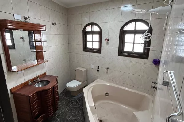 Sobrado 2 dormitórios 1 suíte 3 vagas área de churrasqueira piscina jardim Ipanema