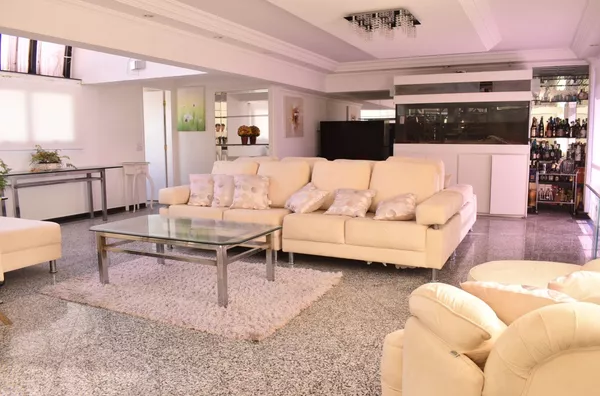 Cobertura 420m² com piscina privativa – ideal para clínica ou escritório premium em Perdizes