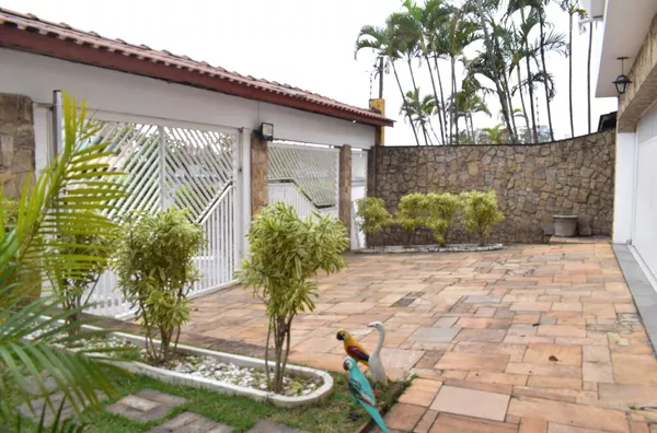 Casa à venda no City América com 400 m², 5 dormitórios, 3 suítes, piscina e 6 vagas