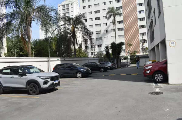 Apartamento com 2 dormitórios e 1 vaga - Foto 42