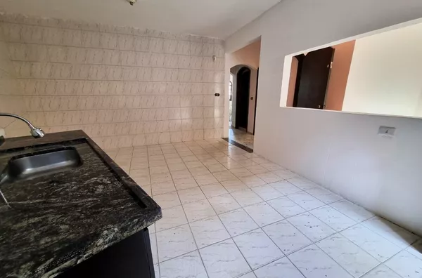 Sobrado 2 dormitórios 1 suíte 3 vagas área de churrasqueira piscina jardim Ipanema