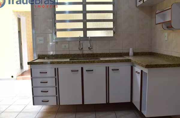 CASA COM 2 DORMITÓRIOS, EDÍCULA E 4 VAGAS EM PIRITUBA