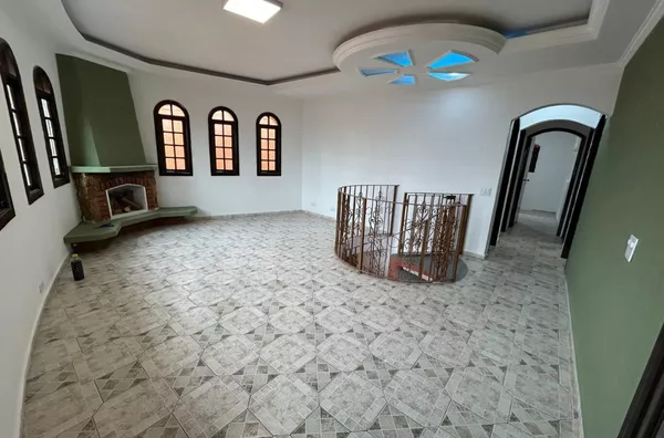 Sobrado 2 dormitórios 1 suíte 3 vagas área de churrasqueira piscina jardim Ipanema
