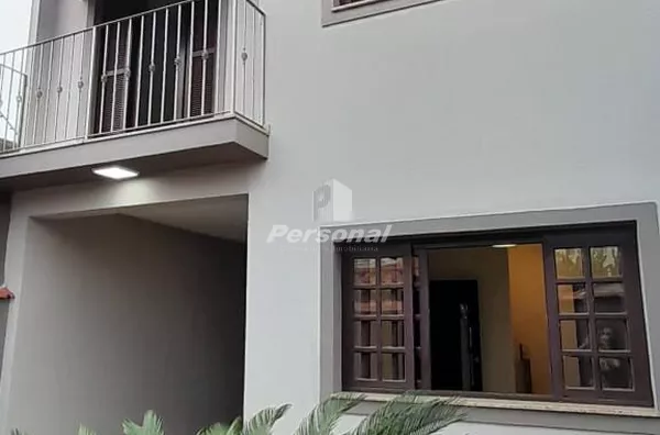 Casa à Venda com 3 Dormitórios, Suíte com Hidromassagem, Churrasqueira e 2 Vagas,  Vila São José, Taubaté SP