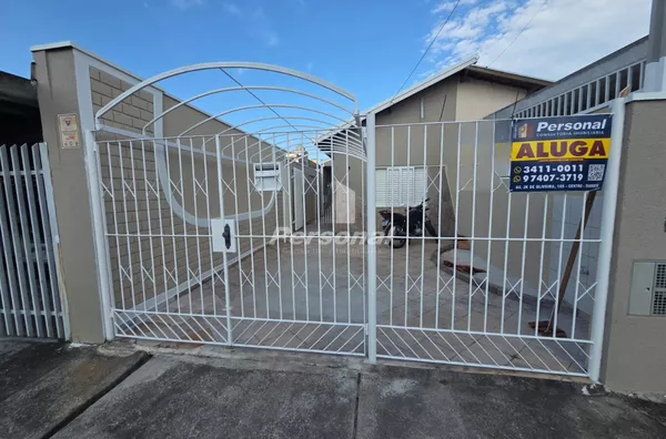 Casa para Alugar na Vila Jaboticabeira em Taubaté – 2 Dormitórios, Edícula e Quintal - Foto 1