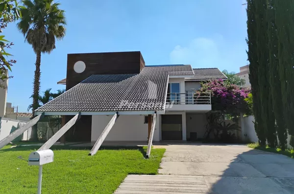 Excelente Sobrado de suítes Condomínio Taubaté Village R6