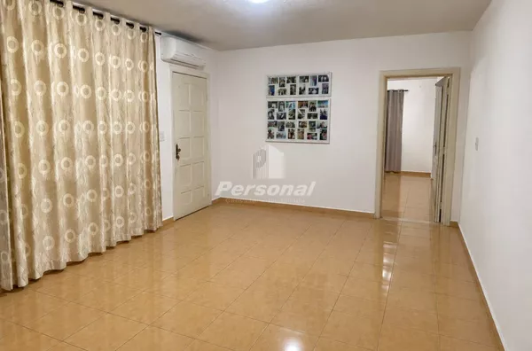 Casa à Venda no Jardim Ana Emília, 2 Dormitórios e Garagem Coberta