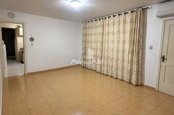 Casa à Venda no Jardim Ana Emília, 2 Dormitórios e Garagem Coberta