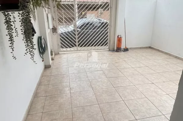 Casa à Venda no Jardim Ana Emília, 2 Dormitórios e Garagem Coberta