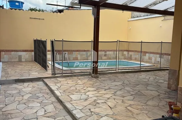 Casa para Venda e Aluguel, com piscina, 4 quartos, Flor do Vale