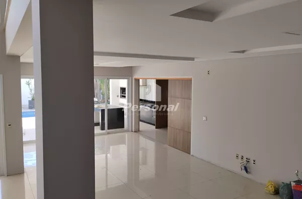 Excelente Sobrado de suítes Condomínio Taubaté Village R6
