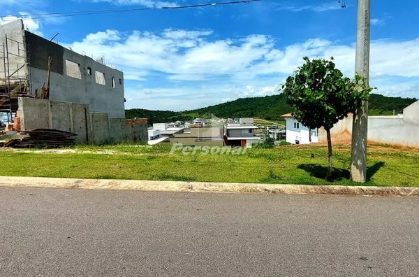 Terreno de 307m² a venda no Condomínio Cyrella, Taubaté - Foto 1