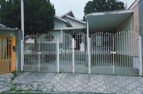Casa para venda e aluguel, 3 quarto(s),  Centro, Taubaté