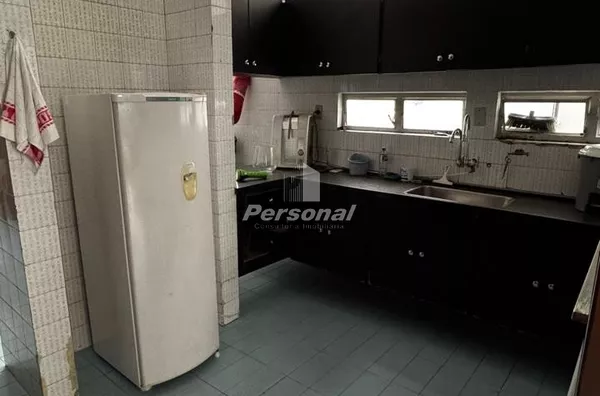 Casa de 224m² para venda no Centro de Taubaté!
