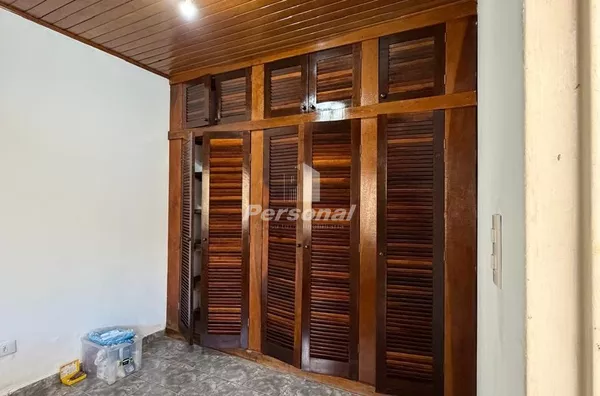 Casa para Venda e Aluguel, com piscina, 4 quartos, Flor do Vale
