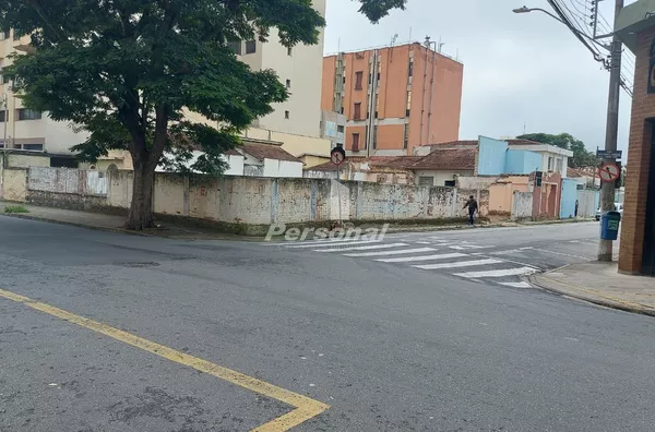 Terreno para alugar, 600 m² por R$ 10.000/mês - Centro - Taubaté/SP - Foto 3